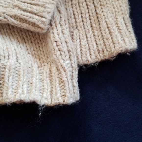 OshKosh Baby Boy Sweater - 12 Month - Picture 5 of 5